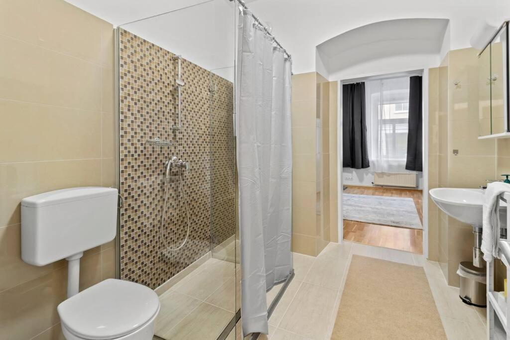 Modern Apartment Close To Center - 2Br Виена Екстериор снимка